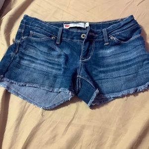 Levi’s shorty shorts size 1